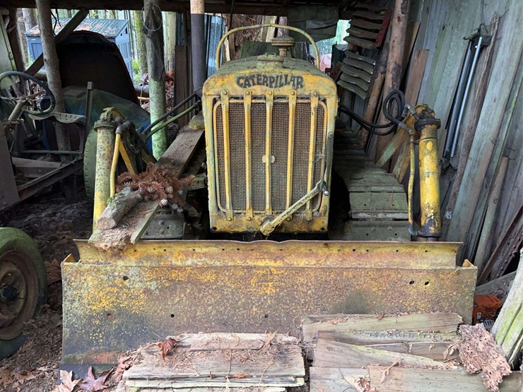 caterpillar-fifteen-image-2