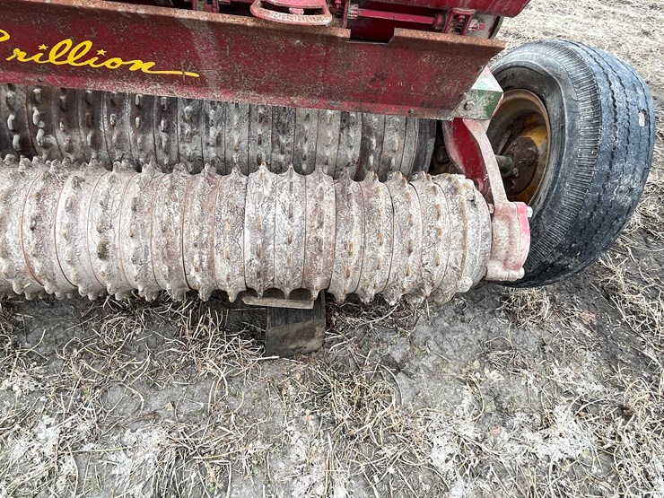 #3438-•-brillion-sure-stand-seeder-image-15