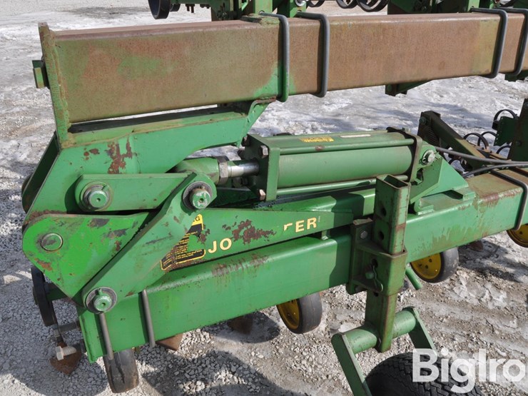 john-deere-845-image-9