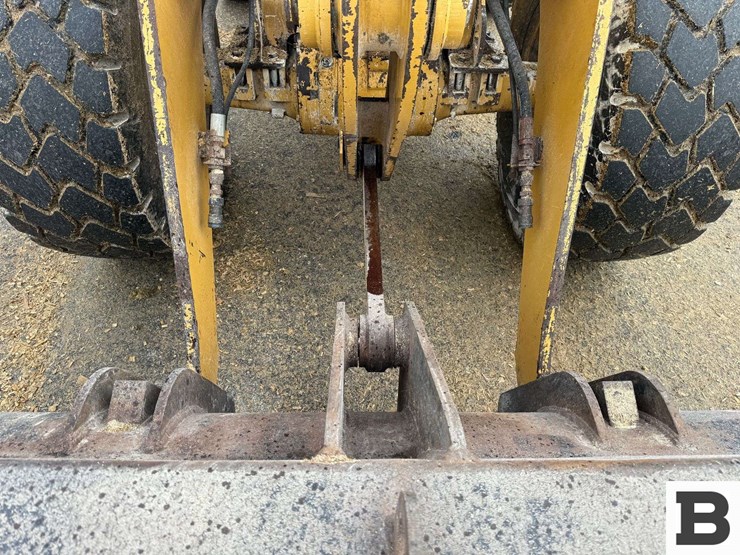 caterpillar-928g-image-16