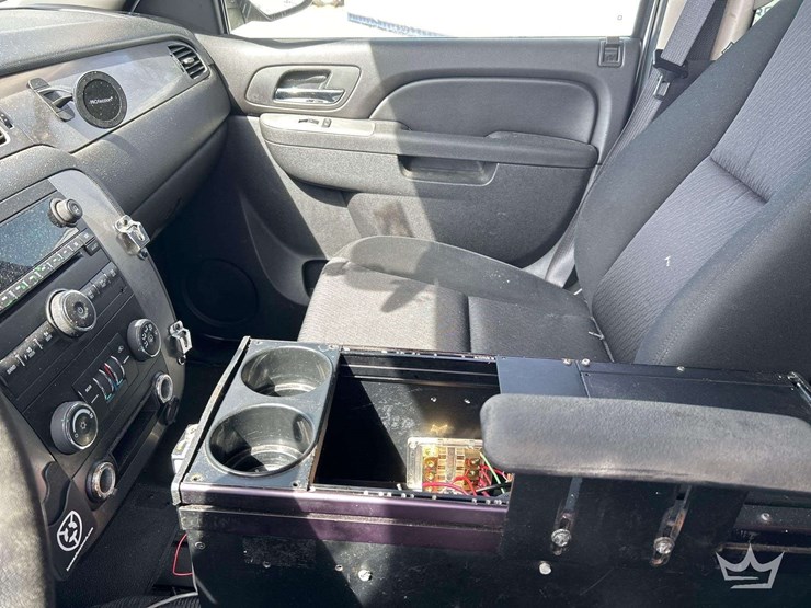 2010-chevrolet-tahoe-image-18