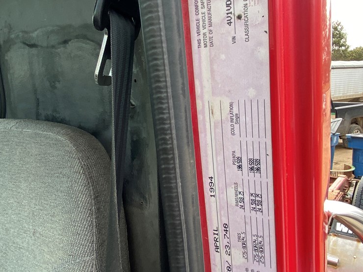 #1152-•-1994-white-gmc-tandem-axle-semi-(has-wi-title)-(non-runner)-(shawano,-wi)-image-35