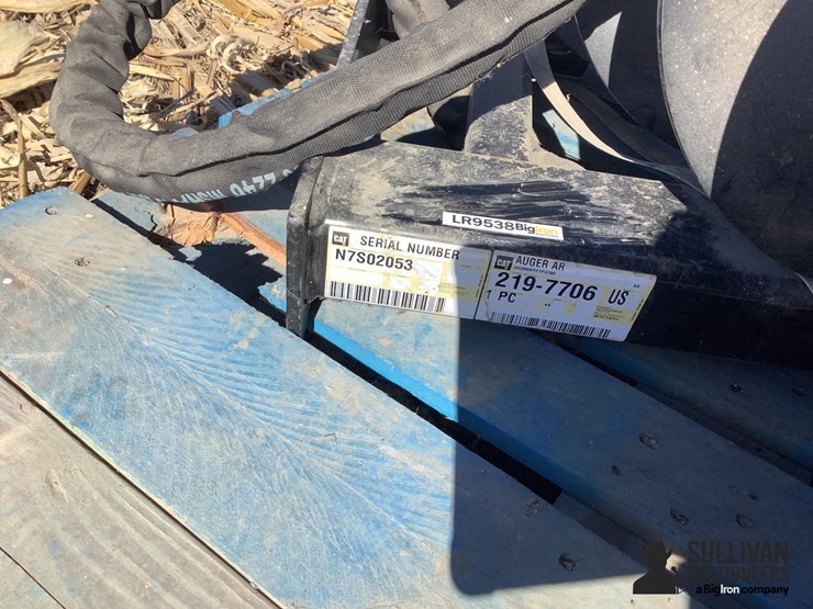 caterpillar-post-hole-auger-attachment-image-20