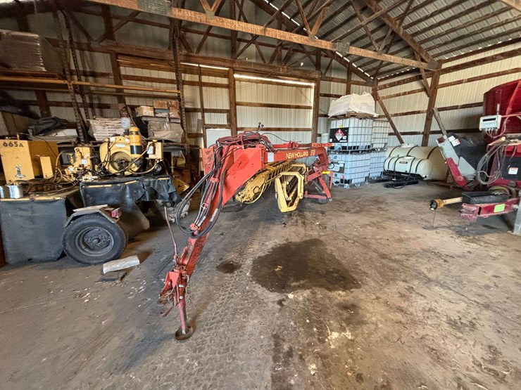 new-holland-216-image-4