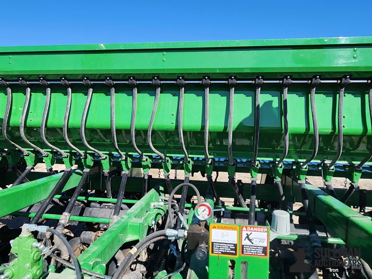 2017-john-deere-1590-image-15