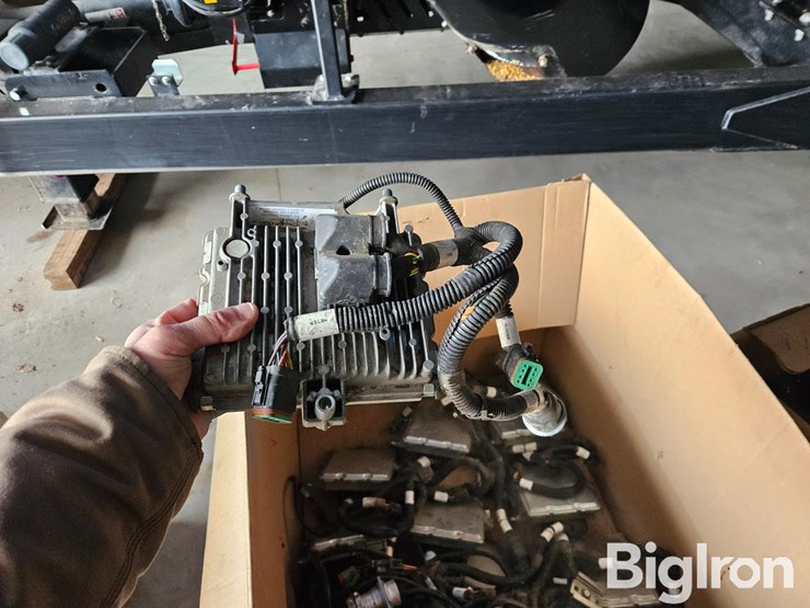 john-deere-ruc-2-electric-drive-modules-image-14