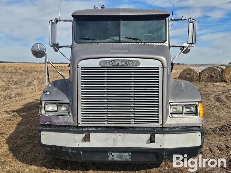 1994-freightliner-fld112-image-2