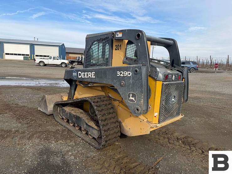 2010-john-deere-329d-image-3