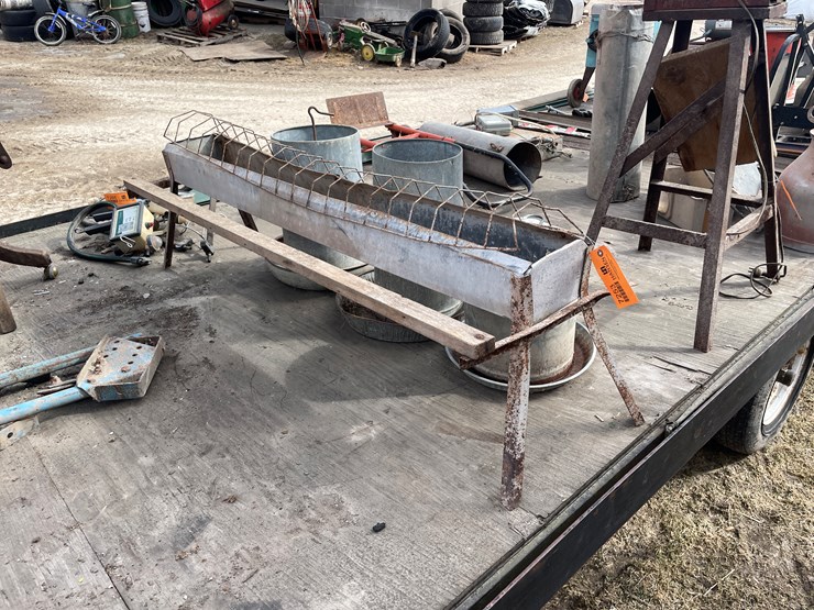 #7253-•-(3)-metal-feeders-and-(1)-waterer-image-3