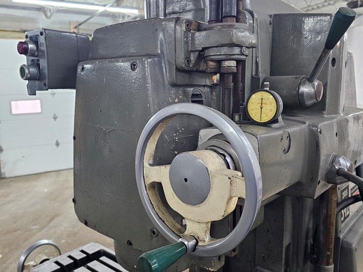 #6016-•-milwaukee-kearney-&-trecker-vertical-mill-(hortonville,-wi)-image-4