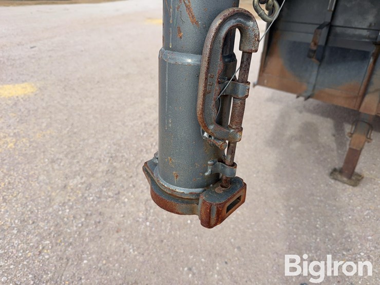 1999-titan-trailer-image-12