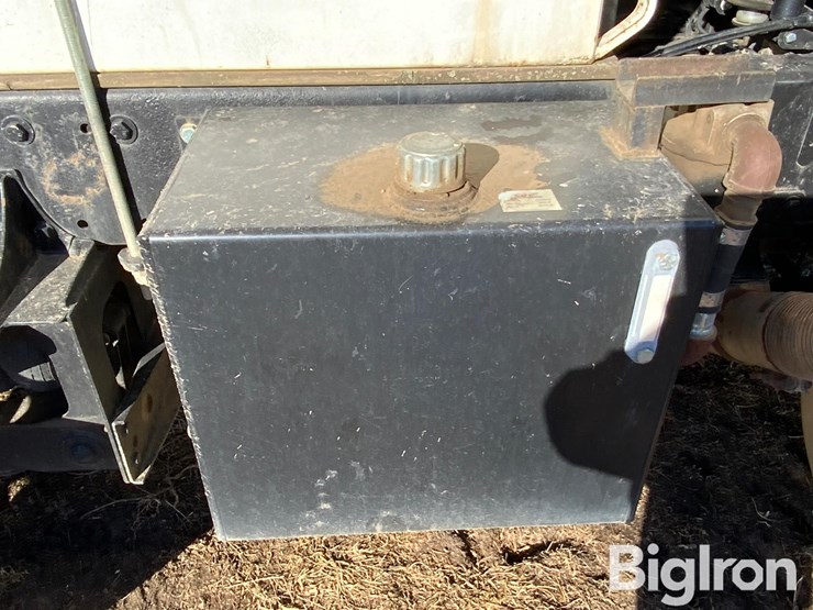 2000-peterbilt-379-image-12