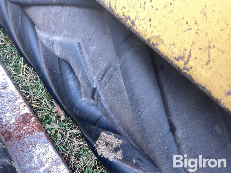 new-holland-2326-image-17