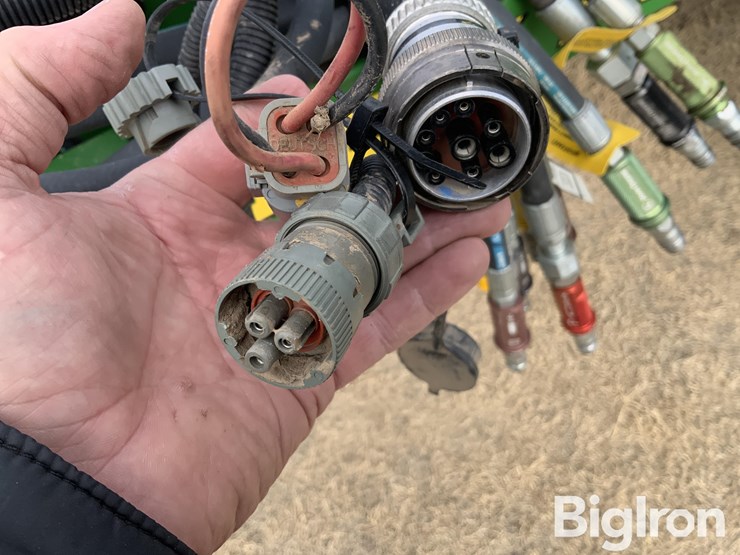 2023-john-deere-1775nt-image-11