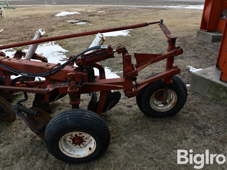 international-720-image-13