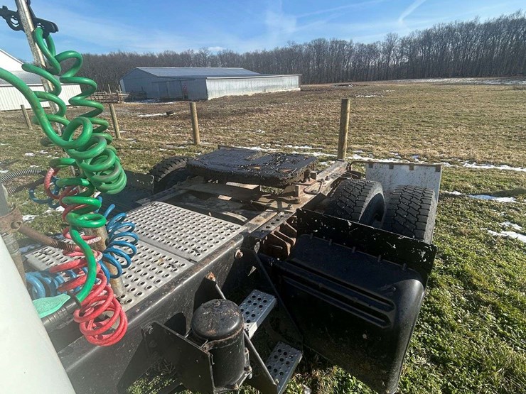 1999-international-4700-image-9