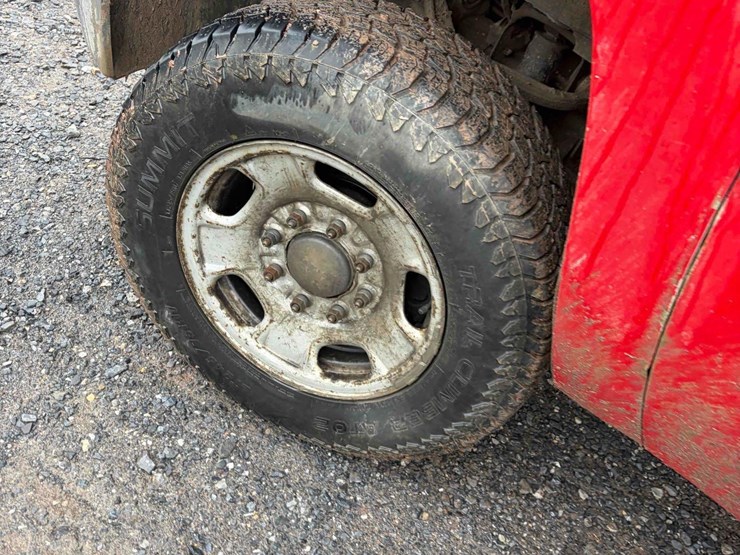 2012-chevrolet-2500-image-10