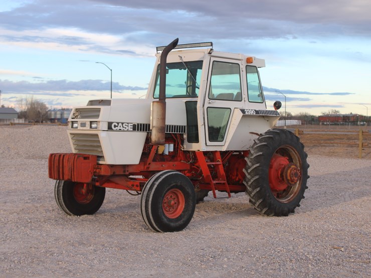 #1012-•-case-2390-tractor-image-1
