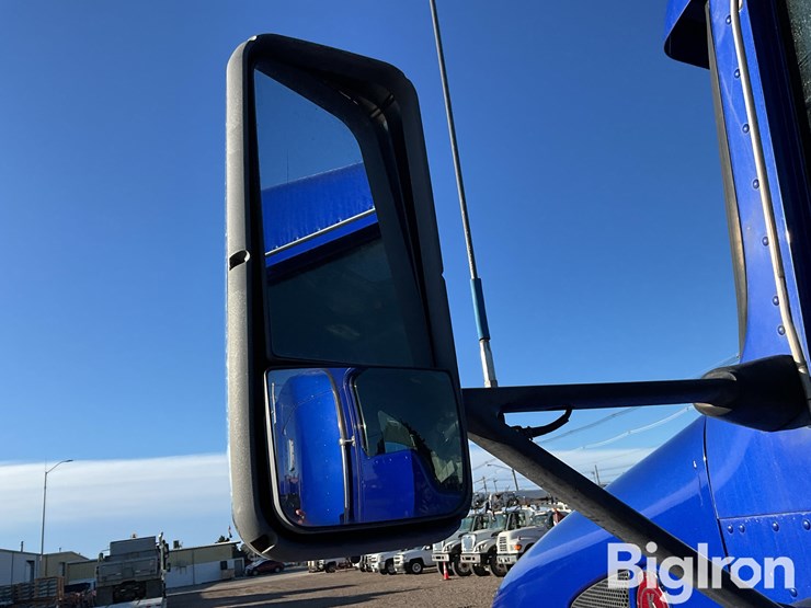 2011-kenworth-t660-image-16