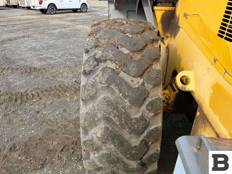 2001-komatsu-wa380-3-image-45