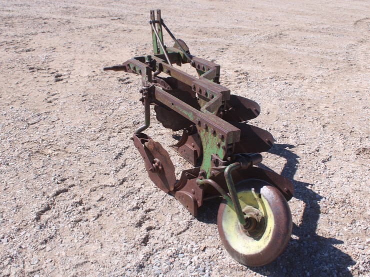 #2039-•-john-deere-3-bottom-plow-image-4