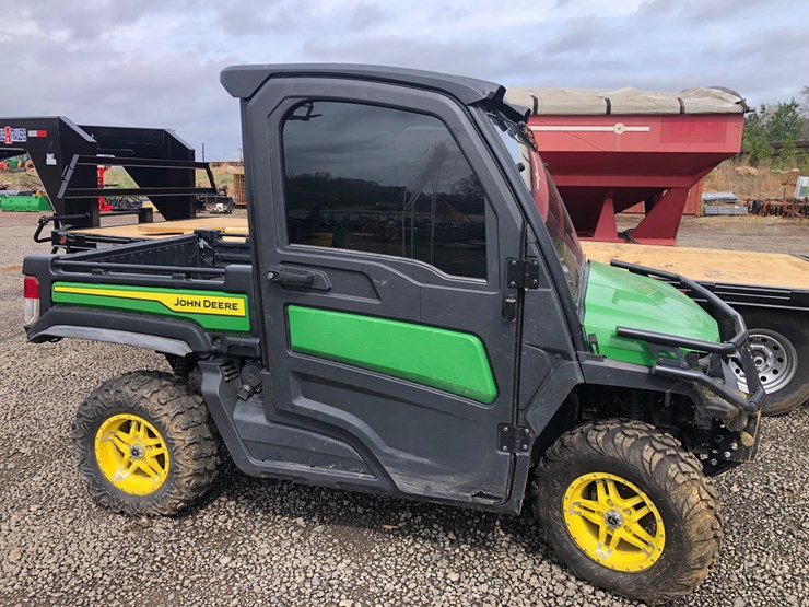 john-deere-gator-image-1