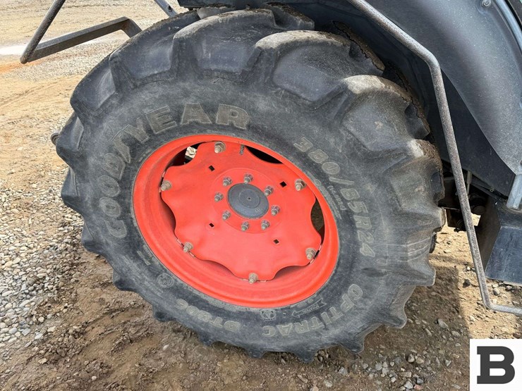 2014-kubota-m8540hd-image-19