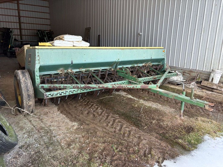 john-deere-8300-image-1