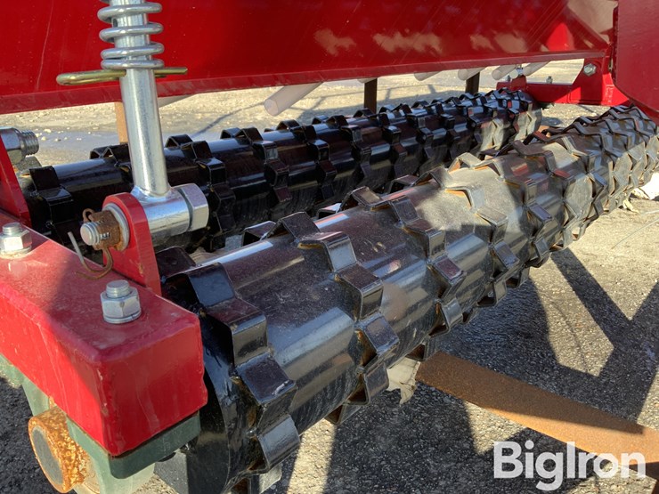 2025-massey-ferguson-730-image-17