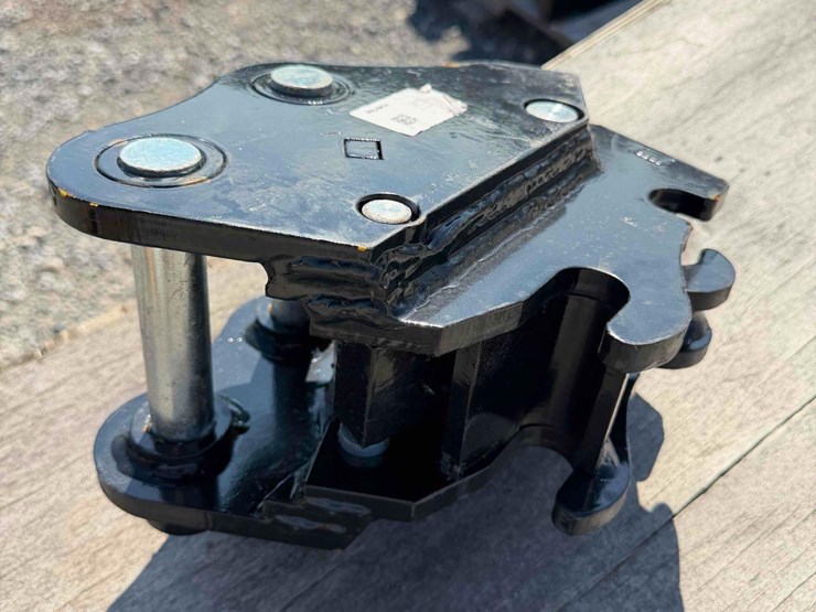 mini-excavator-coupler-image-2