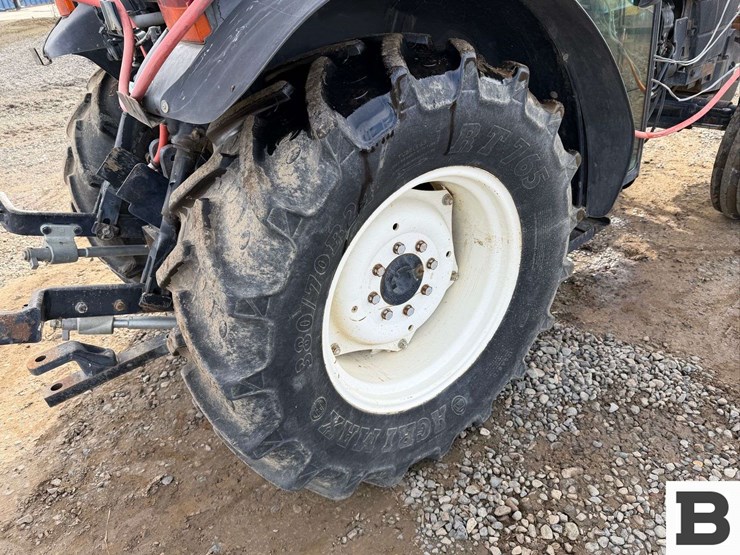 2008-new-holland-tn85fa-image-18