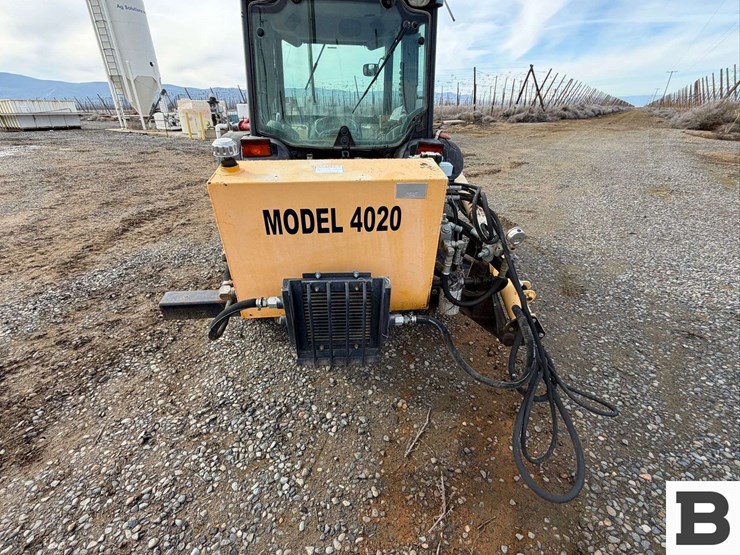 2008-new-holland-tn85fa-image-17