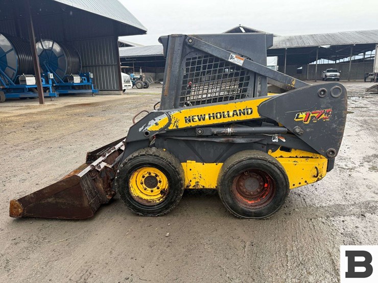 new-holland-l175-image-2