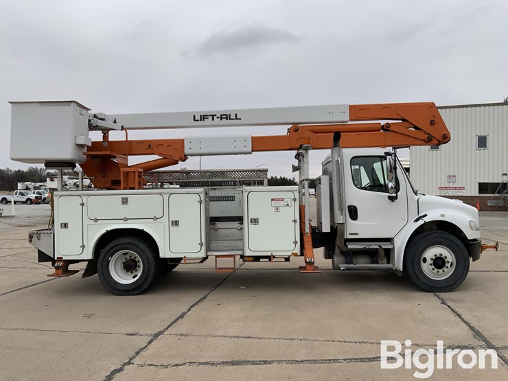 2006-freightliner-m2-106-image-4