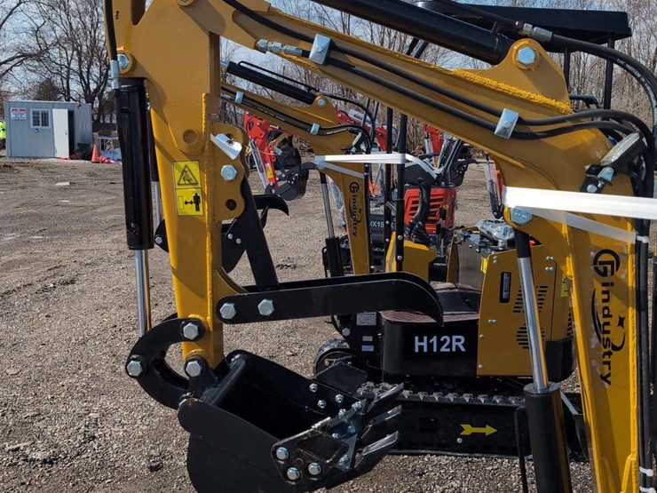 cfg-industrial-mini-excavator---h12r-image-2
