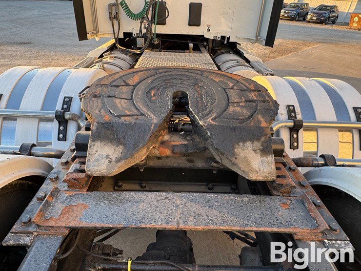 2021-kenworth-t680-image-9