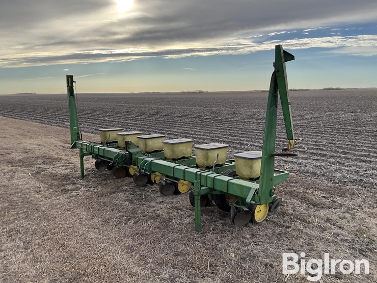 john-deere-7100-image-1