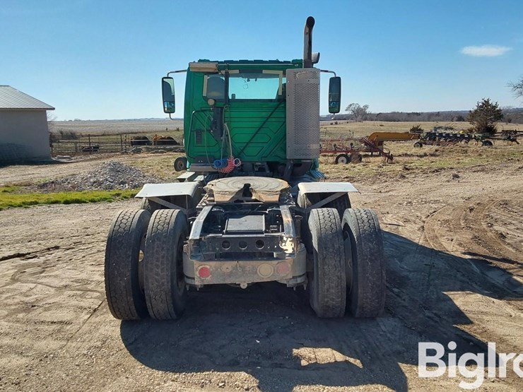 2011-international-prostar-image-6