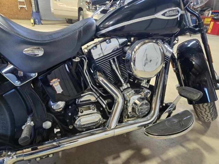 2005-harley-davidson-flsts-softail-springer-classic-motorcycle-image-6