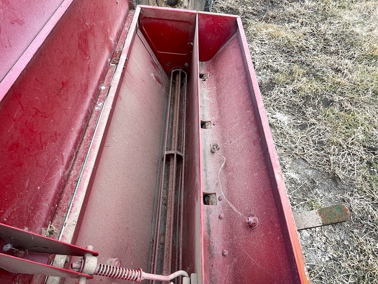 #3438-•-brillion-sure-stand-seeder-image-16