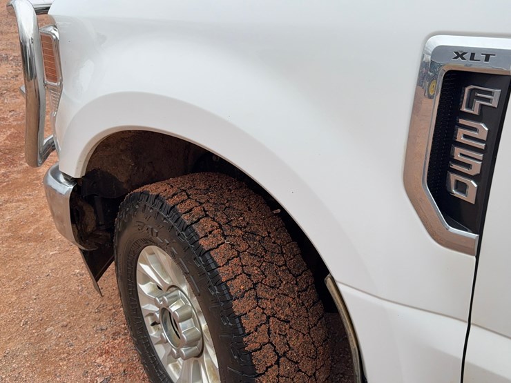 2022-ford-f250-image-16