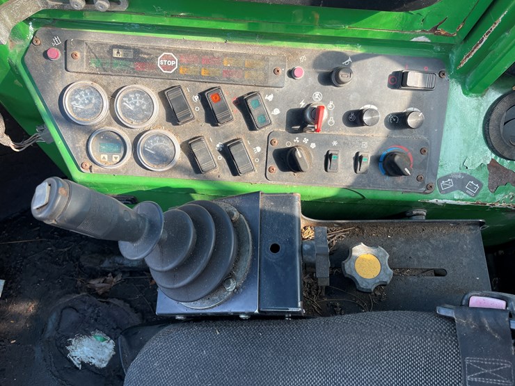 2005-deere-643j-image-47