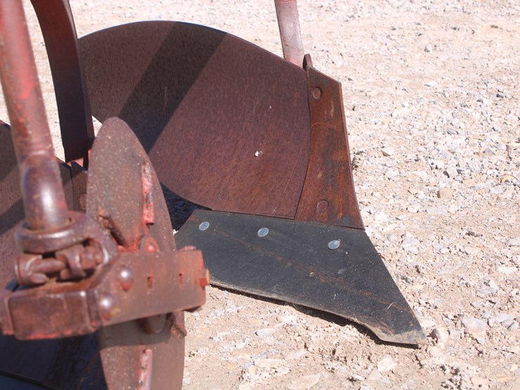 #2043-•-dearborn-2-bottom-plow-image-7