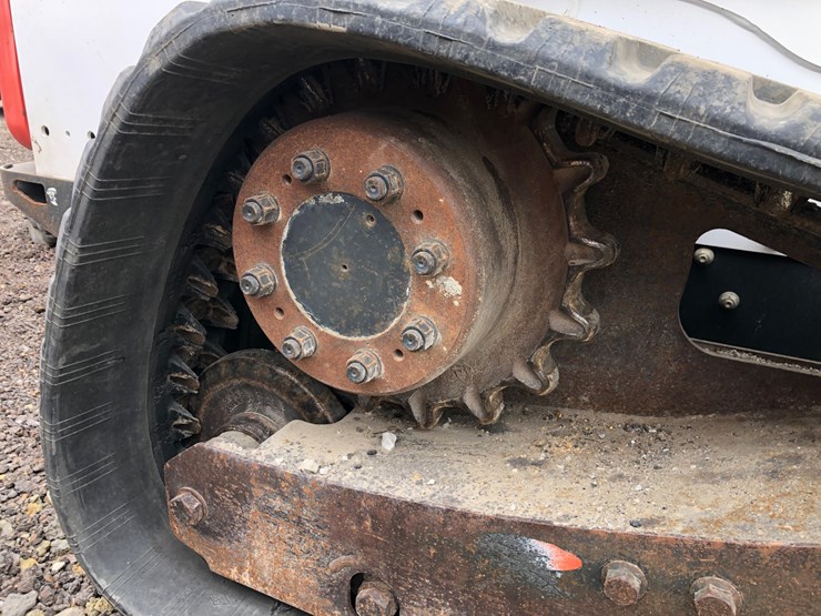 2017-bobcat-t870-image-10