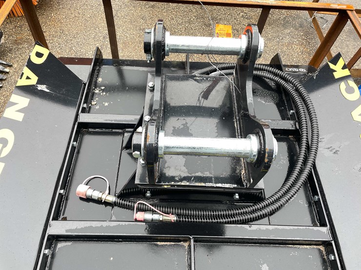 caterpillar-305-image-14