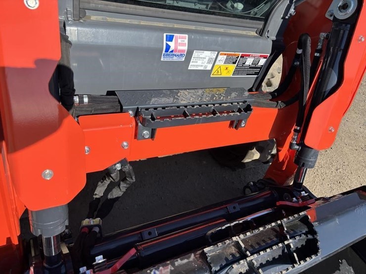 2024-kubota-svl75-3-image-13