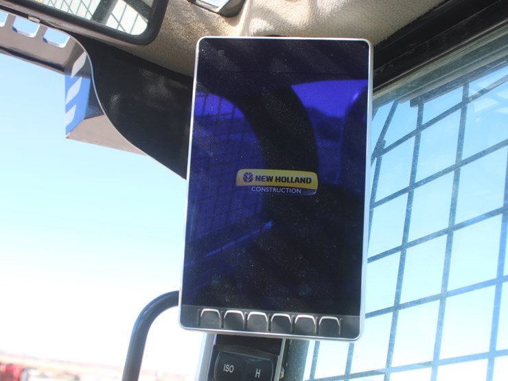 2021-new-holland-c327-image-21