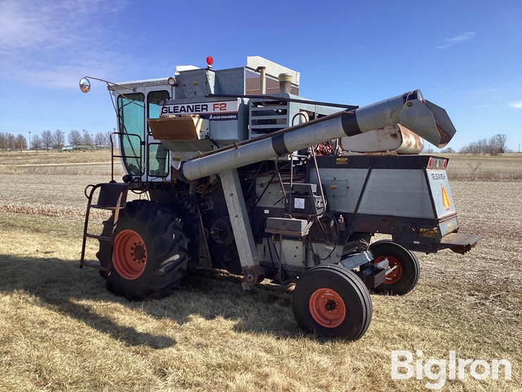 1982-gleaner-f2-image-8