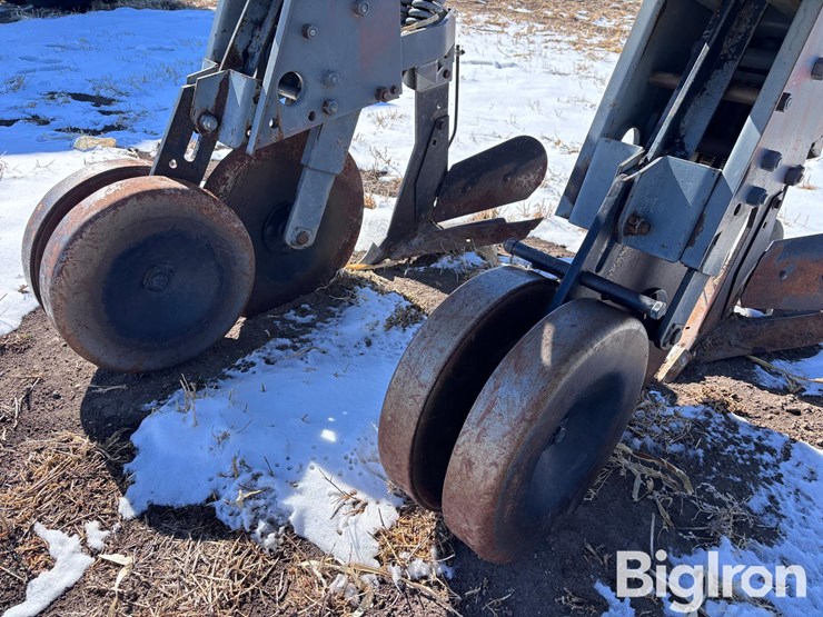 hiniker-8r30-folding-cultivator-w/ridging-wings-image-15