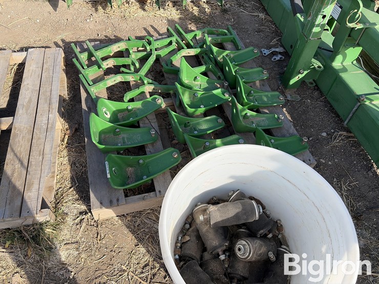 john-deere-12-image-8